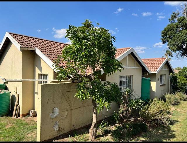 3 BEDROOM HOUSE FOR SALE IN BLOUBOSRAND
